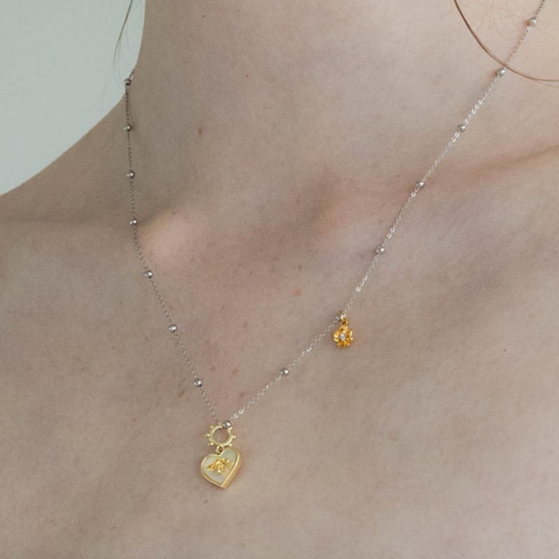 pearlymore small bee heart necklace