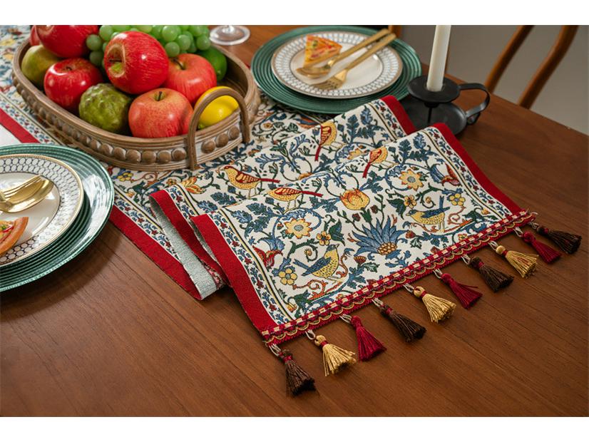 American Retro Jacquard Magpie Flower Tassel Table Runner/Bed End Polyester