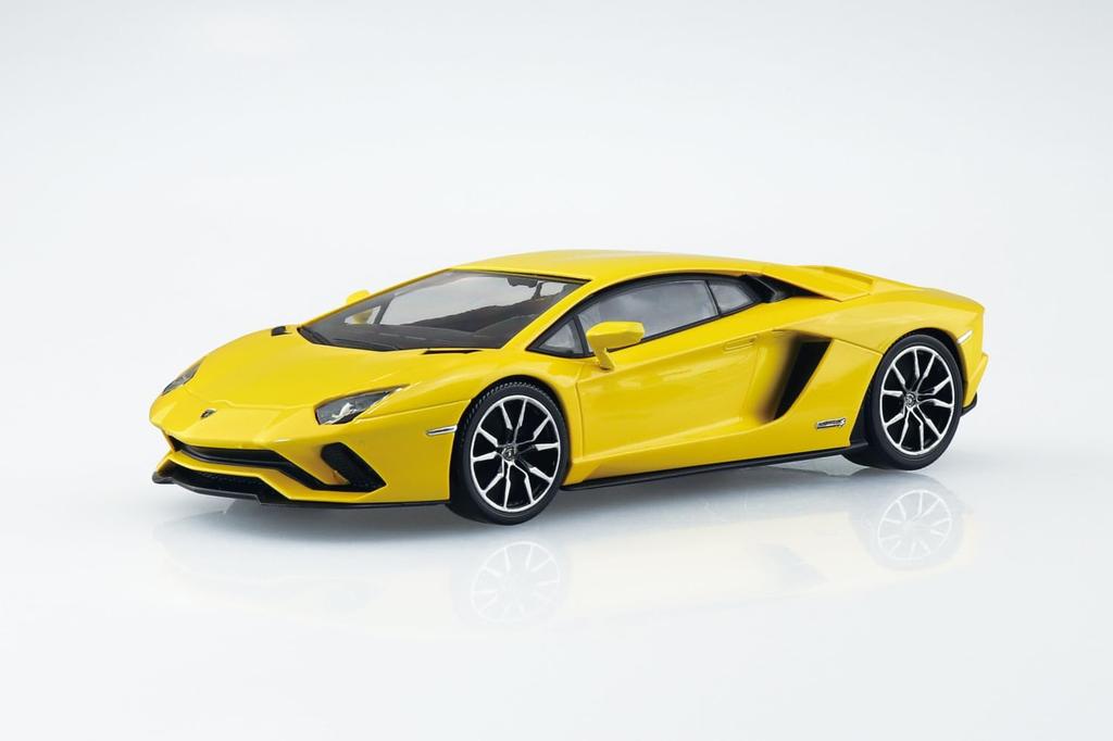 Aoshima Bunka Kyozai Scale Rakupla Snap Kit Lamborghini Aventador S Pearl Yellow Plastic Model Kit 1/32 No.07-PY Pre-Colored (Automobile)