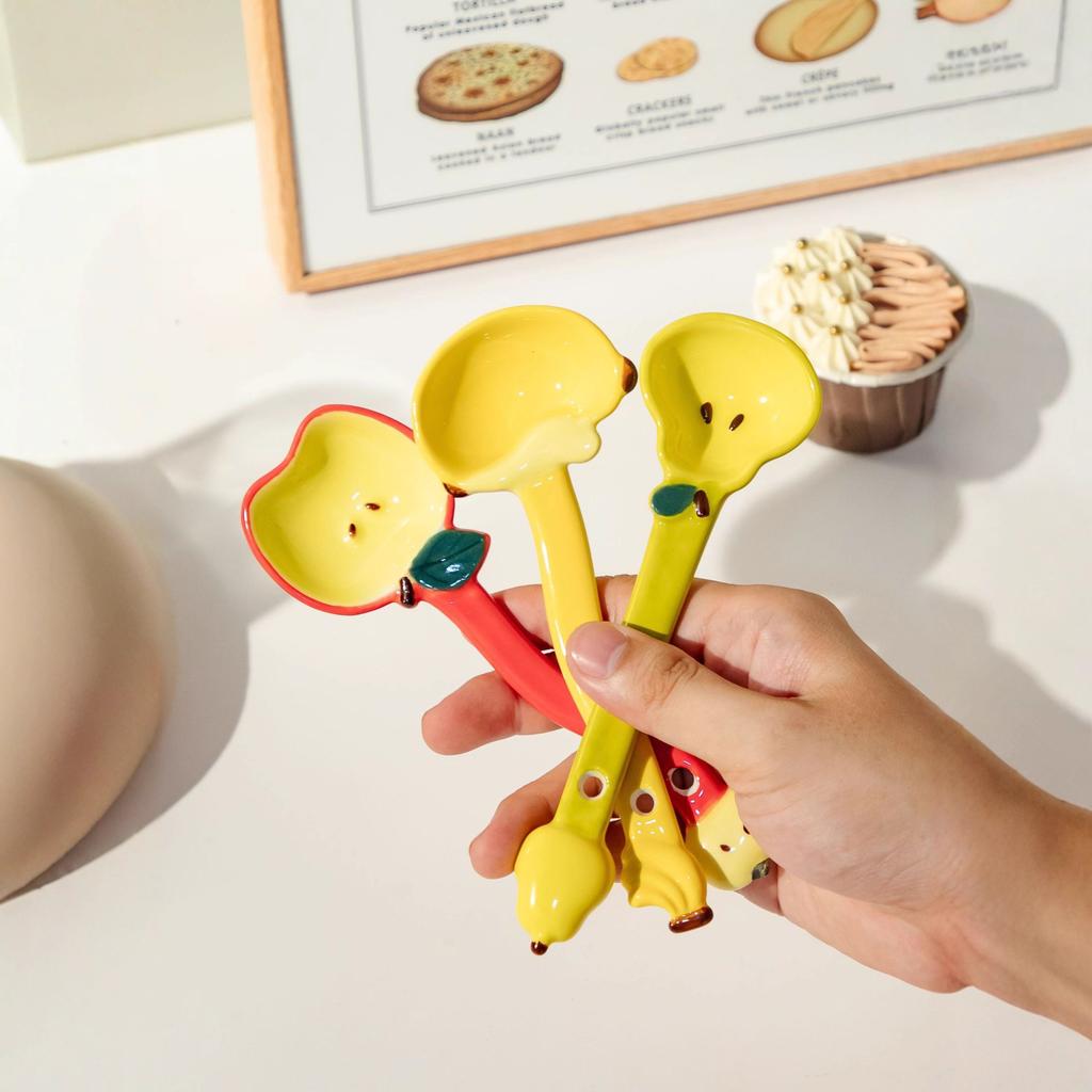 Cute strawberry bow spoon creative girl heart ceramic spoon high value long handle dessert spoon