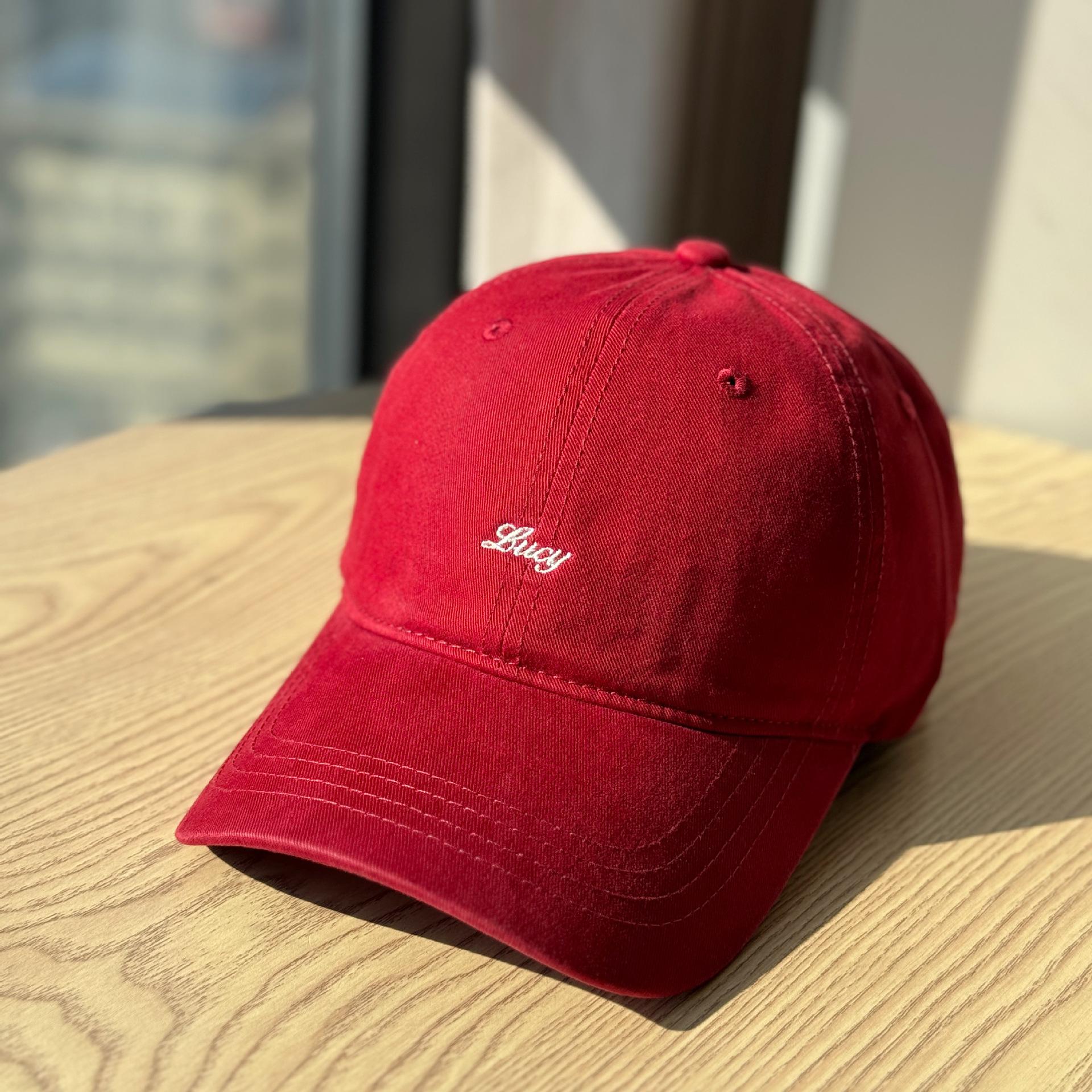

Korean-style small letter embroidered soft-top hat for women2026New baseball cap for men, makes the face look smaller, casual and versatile Adult54-60Adjustable вина червоного кольору