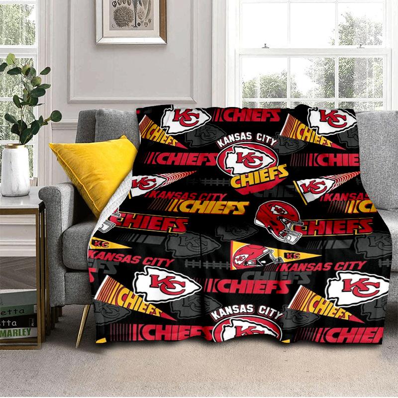 Kansas City Chiefs Pattern Blanket Outdoor Flannel Blanket for Camping, Hiking, Garden Parties, Picnic Essentials,gift for family and friends