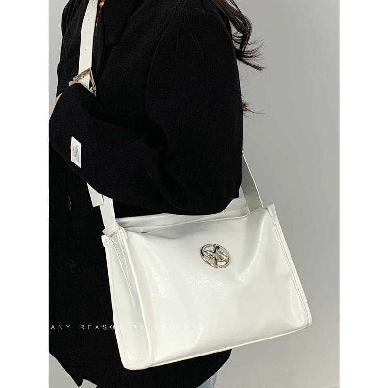 

Сумка женская 2025 новая широкая плечевой ремень большая вместимость сумка-тоут для выхода универсальная для поездок на работу одноплечевая сумка-мессенджер белый