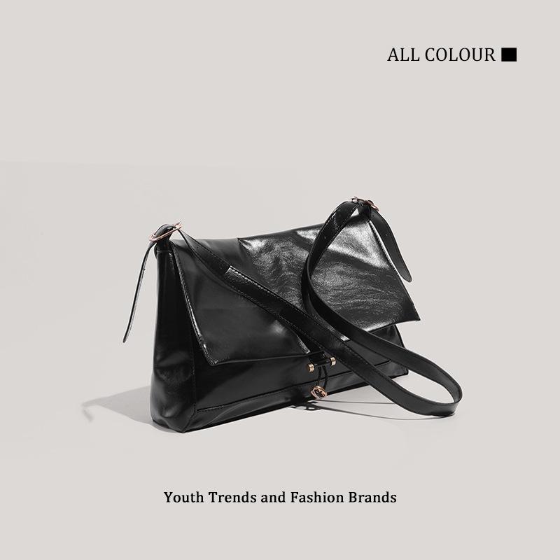 The new high-end soft leather texture underarm commuter bag of the same bag, large-capacity shoulder bag.
