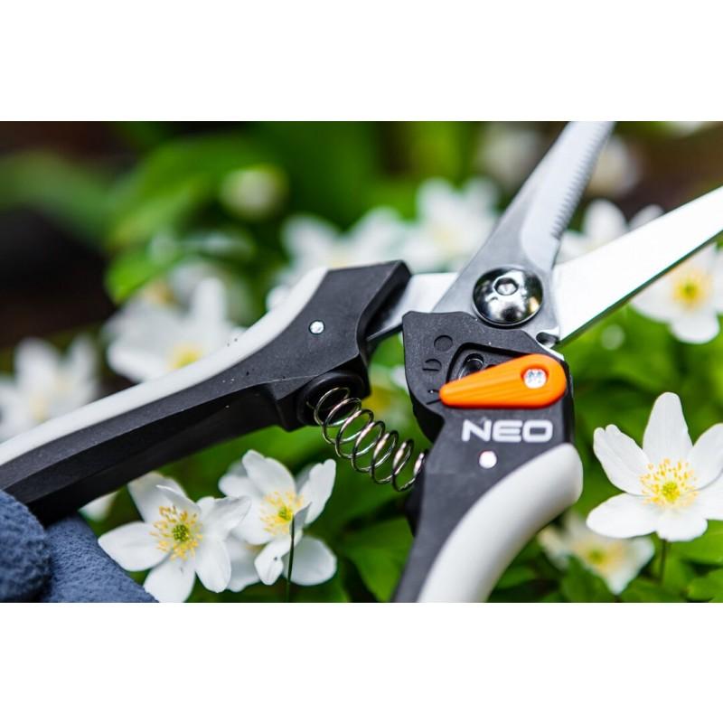 Universelle Astschere 210 mm, Reichweite bis 6 mm, Verstellbarer Abstand - T N15-208