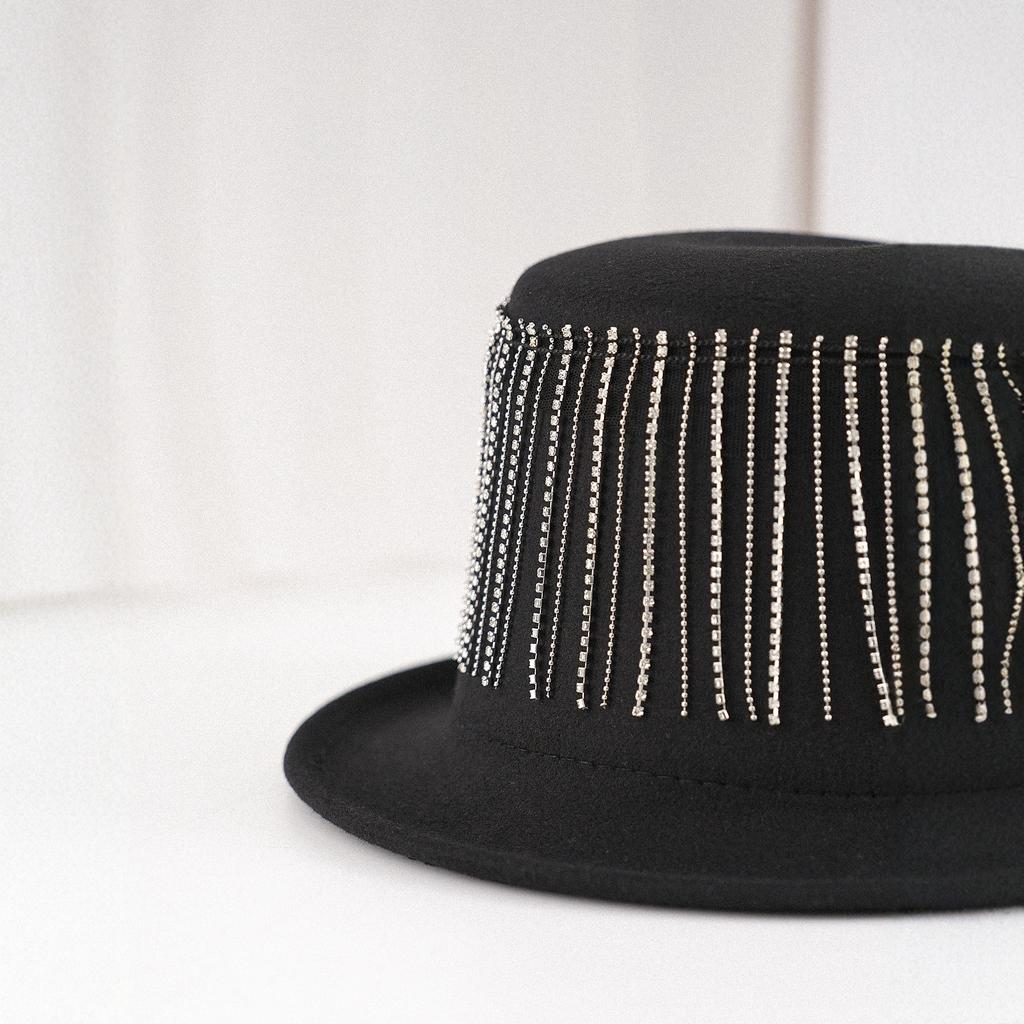 Retro felt top hat, chain fringed diamond decoration, niche design sense exquisite and fashionable autumn and winter shape