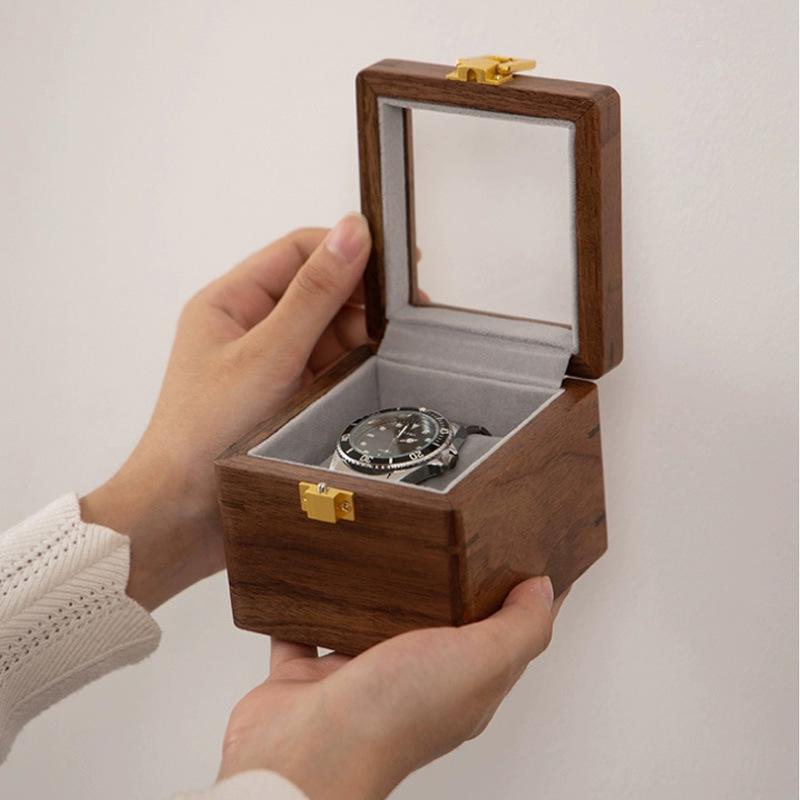 Walnussholz Uhrenbox mit transparentem Deckel - Elegante Aufbewahrung für mechanische Armbanduhren