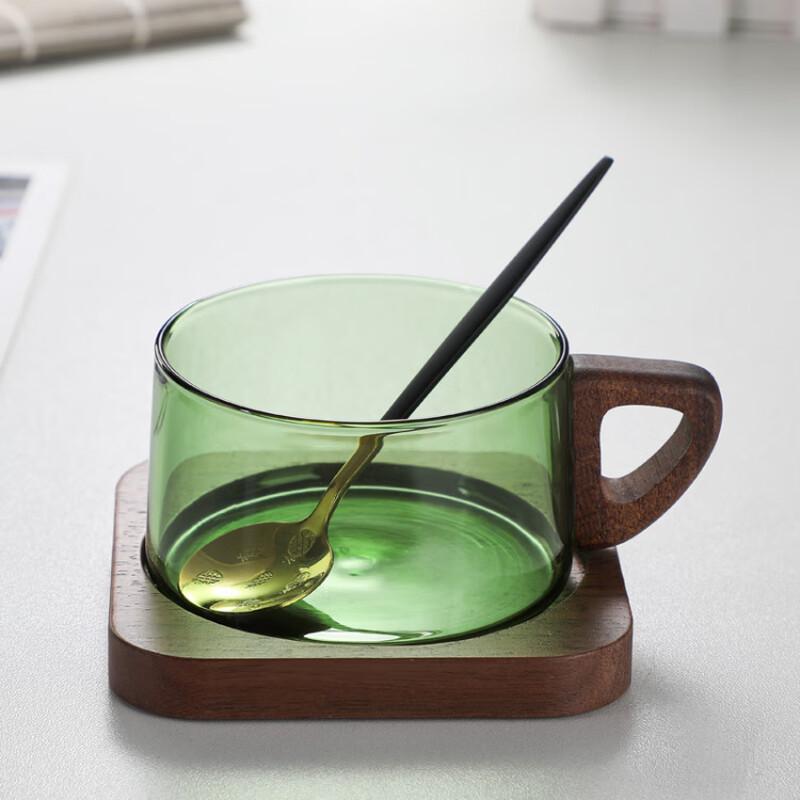 Transparent Drinking Glass Set with Wooden Handle