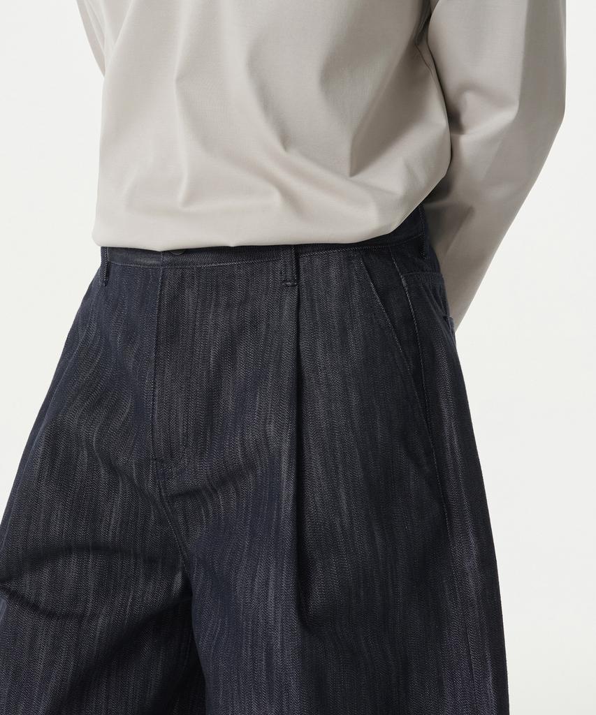 MUSINSA STANDARD Vertical Slub One-Tuck Wide Denim Shorts [Dark Indigo]