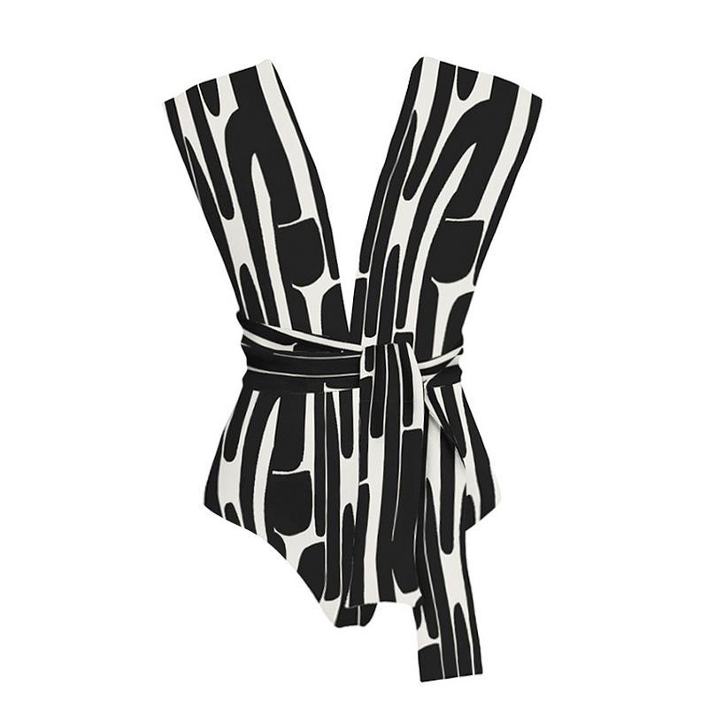 

2024 Разноцветный полосатый купальник с глубоким V-образным вырезом и шнуровкой: Европейский и американский стиль, Легкий и водонепроницаемый Small