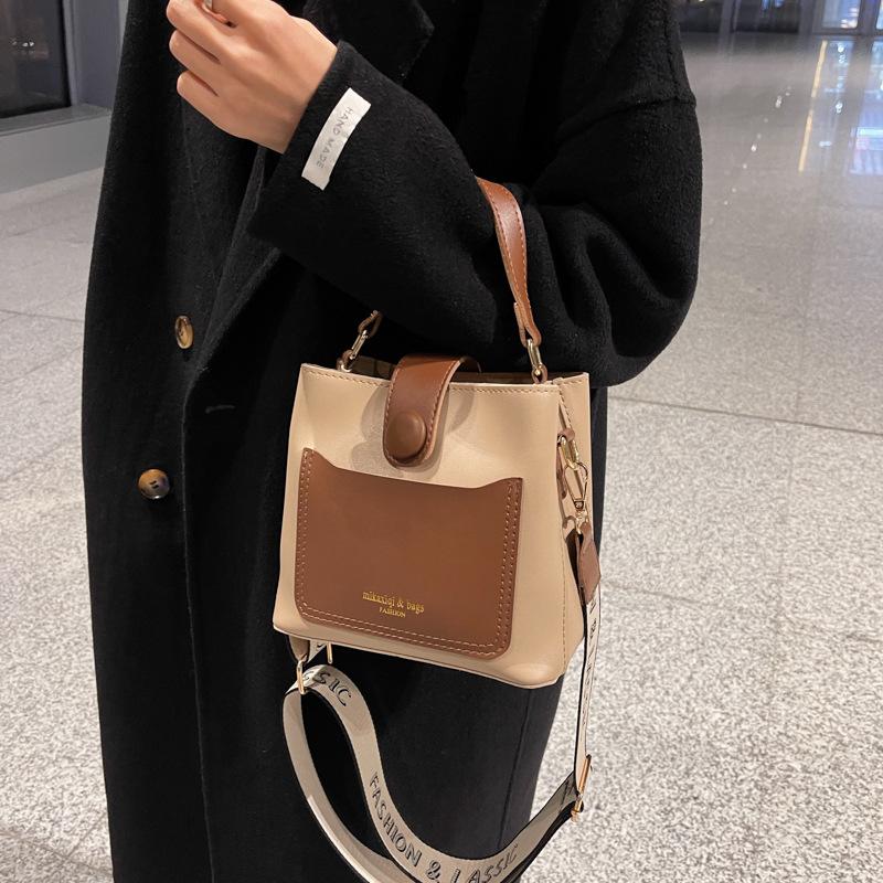 Wholesale this year's popular bags 2025 new trendy fashion portable shoulder women's bags crossbody versatile retro bucket bags