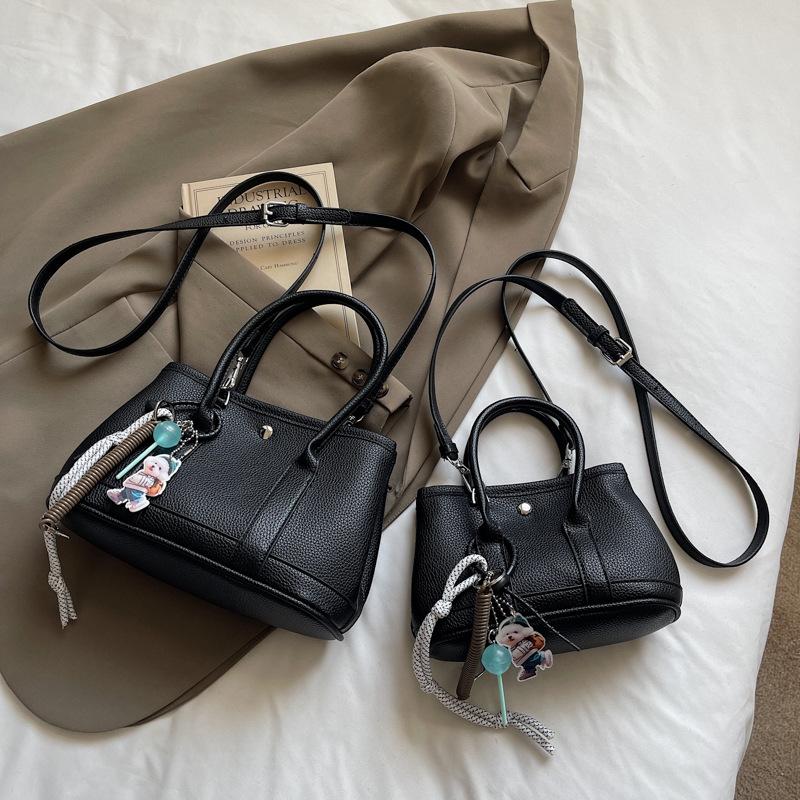 Versatile Handbag Women's Fashion Commuter Tote Bag Casual Shoulder Messenger Bag