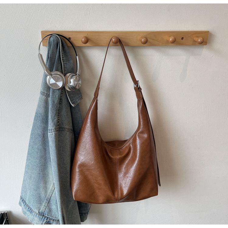 2025 Retro Large-Capacity Tote: High-End, Versatile Women's Luxury Shoulder & Crossbody Bag