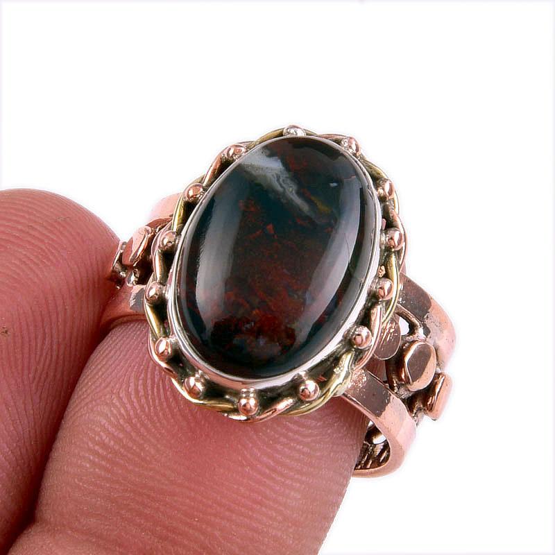 

Кольцо из натурального драгоценного камня кровавик 925 пробы в двух тонах, размер 8 f3H59