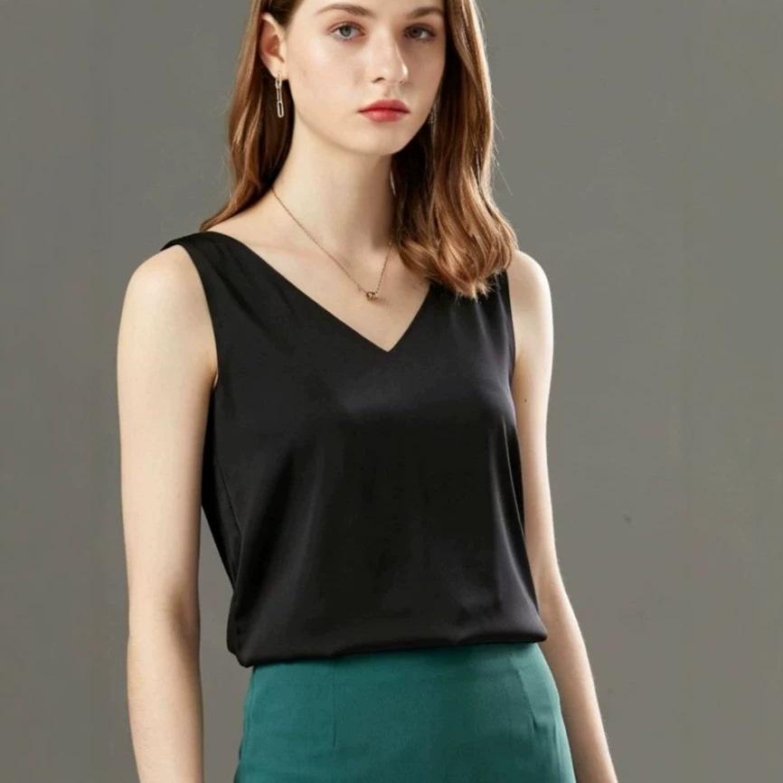 French simple simulation silk satin sling vest, thin V-neck suit, loose inside and can be worn outside, women's new top