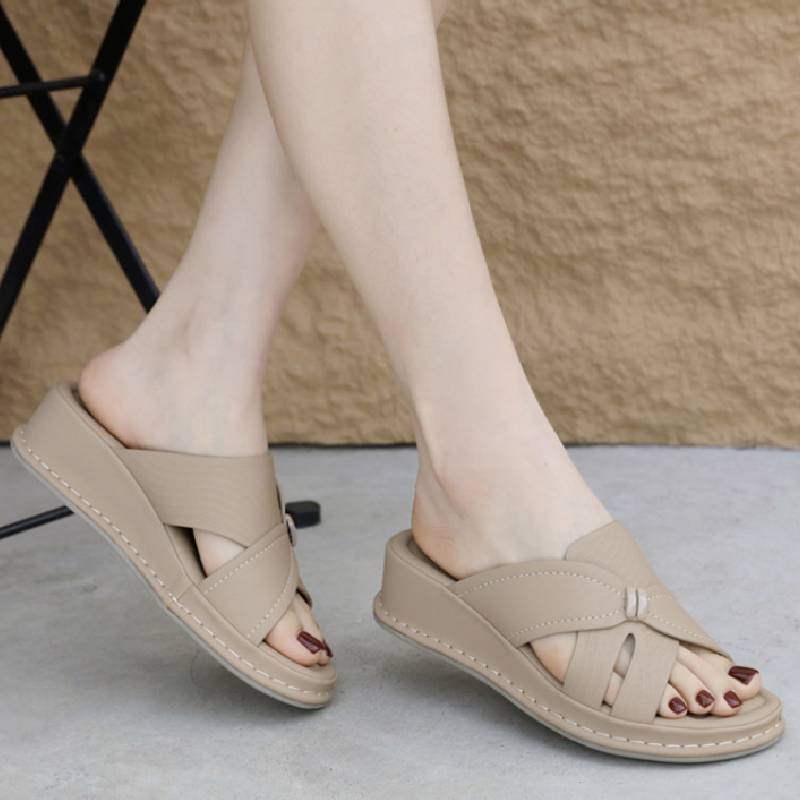Fashion 2025 Spring And Summer Sandals For Women Comfortable Breathable Versatile Large Size Casual Light And Sweet Thick-Soled Slippers