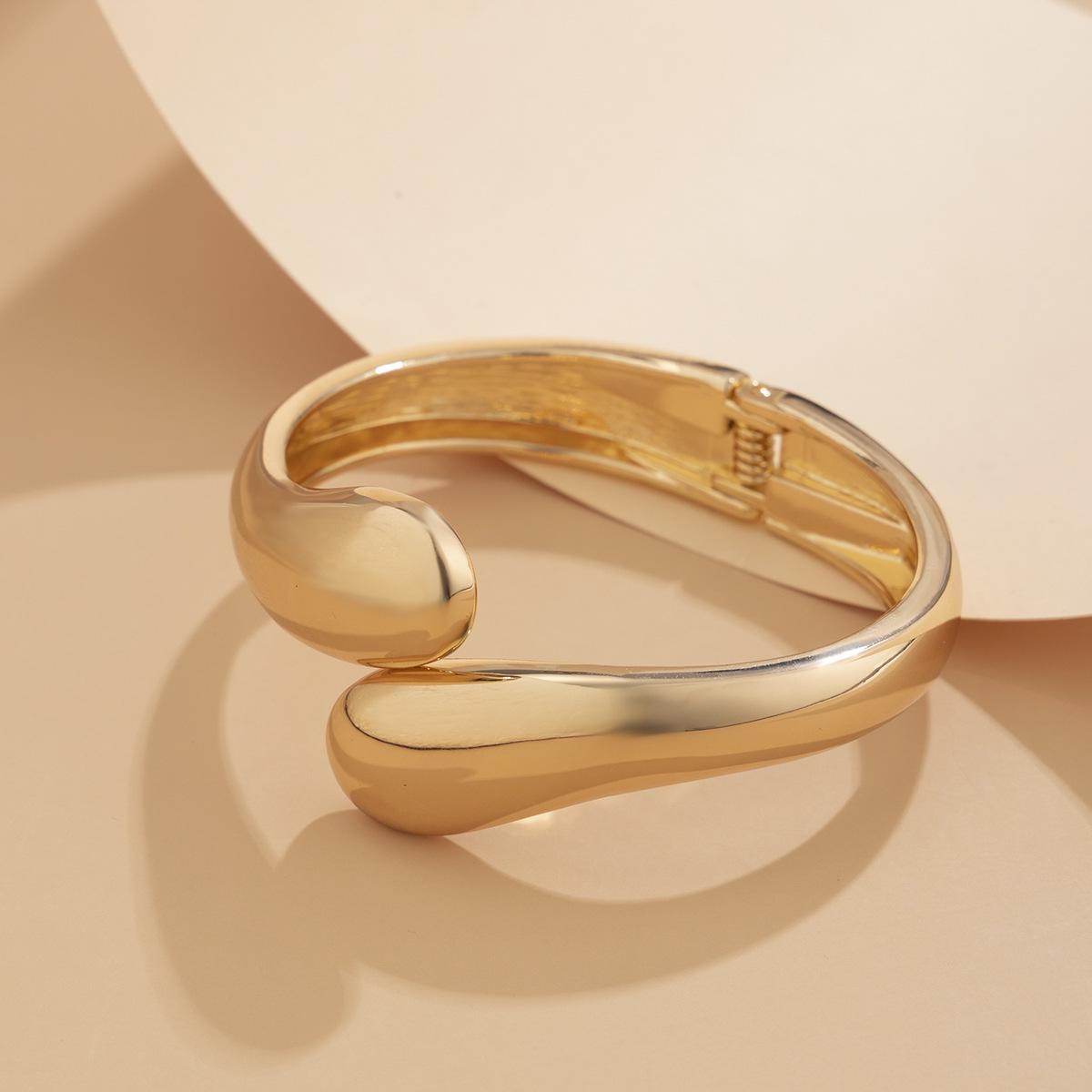 

Набор браслетов из сплава с преувеличенной неровной гладкой каплей воды