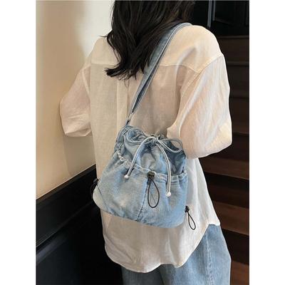 Korean Versi Niche Design 2026 New Drawstring Drawstring Pleated Bucket Bag Fashi Denim Crossbody Bag Shoulder Bag