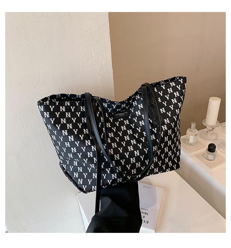 Handbag women's 2023 spring and summer new large-capacity tote bag popular shoulder bag fashionable texture big bag