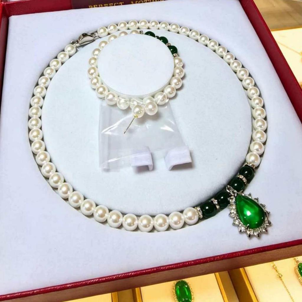 Elegant Classic Mother of Pearl Necklace with Water Drop Pendant - A Thoughtful Mother's Day Gift for Mom