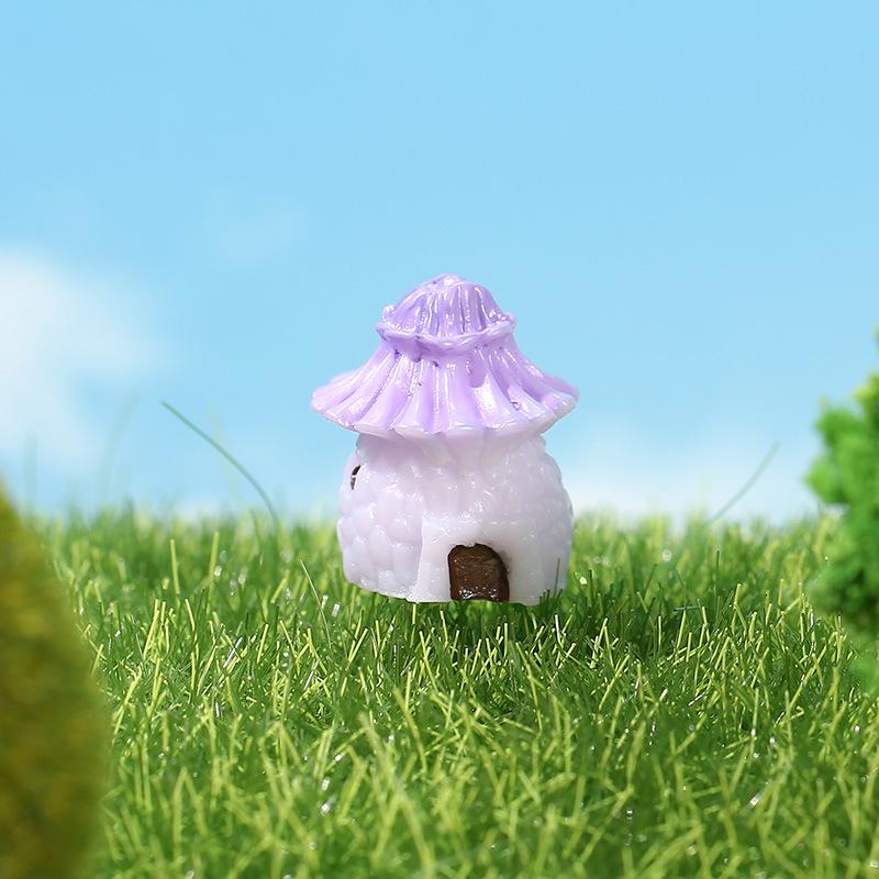 Colorful Resin Thatched Hut Micro Landscape DIY Ornament светло-фиолетовый