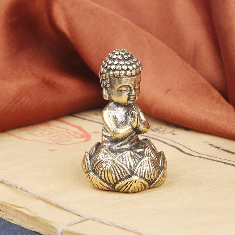 Vintage mosazný knížecí stolní ozdoba bronzová socha Buddha Šákjamuni přenosný kapesní Buddha starožitný policista