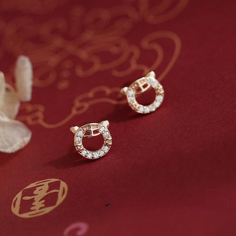 New Trendy Year of Life Cute Tiger Flash Diamond Earrings Small and Cute