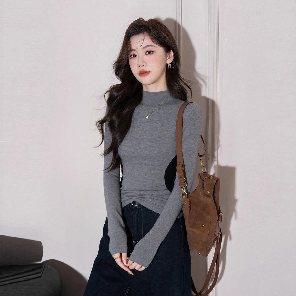 Autumn/Winter 2025 Women's Slim Fit Color Block T-Shirt with Half-High Collar and Waist-Cinched Design
