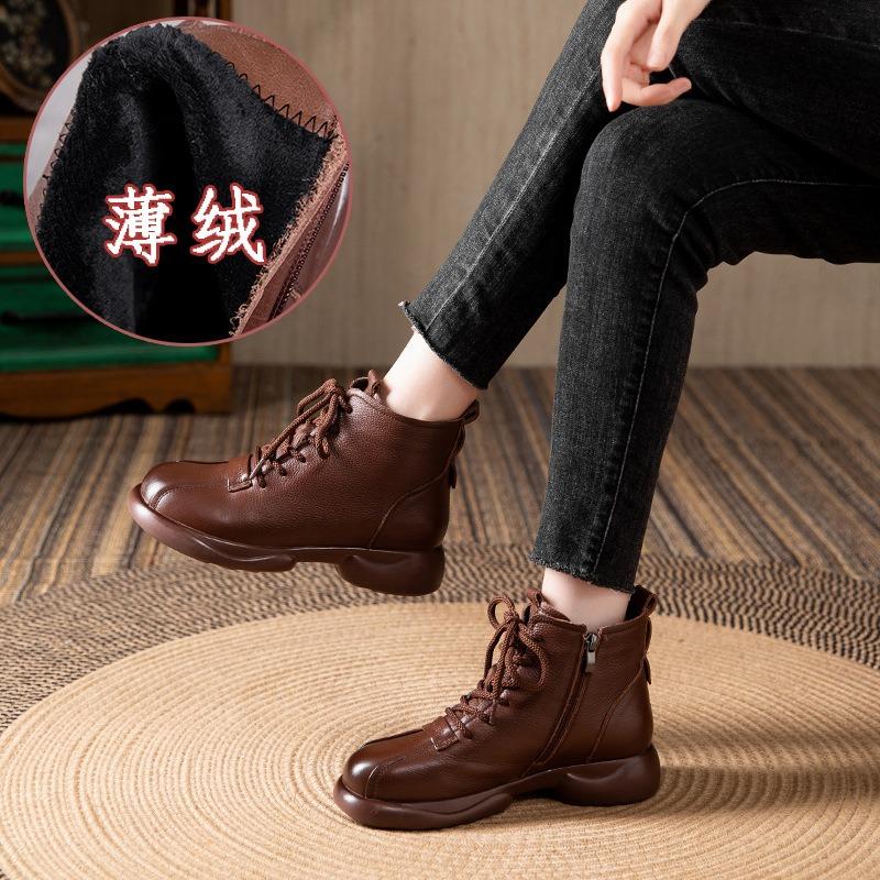 

New leather mother cotton shoes round head winter velvet short boots retro non-slip soft sole thick heel low heel Martin boots women 41 темно-коричневого кольору