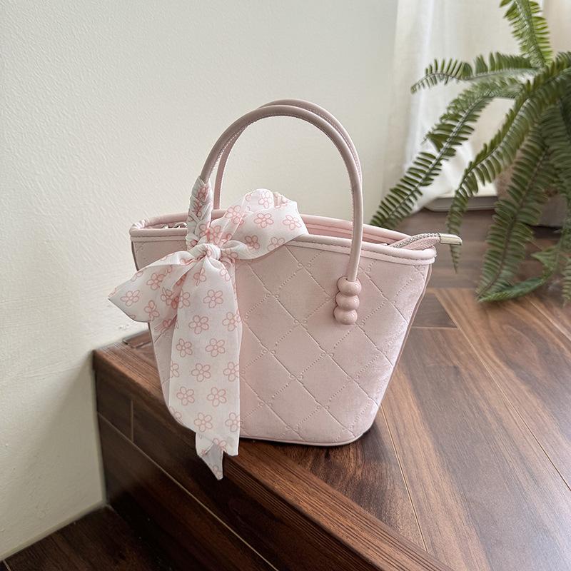 

Vegetable Basket Portable Small Bag Summer Fresh And Sweet Niche High Sense Daily Versatile Oblique Span Bag 23*14.5*9 CM розовый