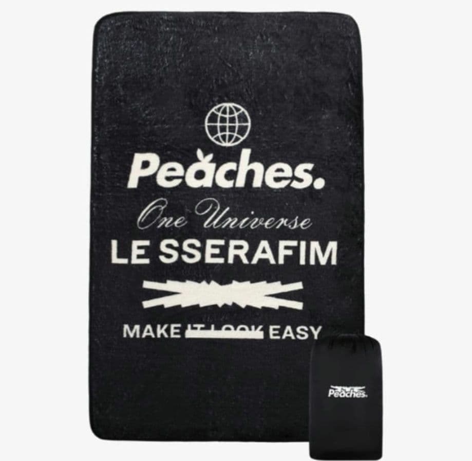 [USED] LE SSERAFIM x Peaches. BLANKET Collaboration Blanket