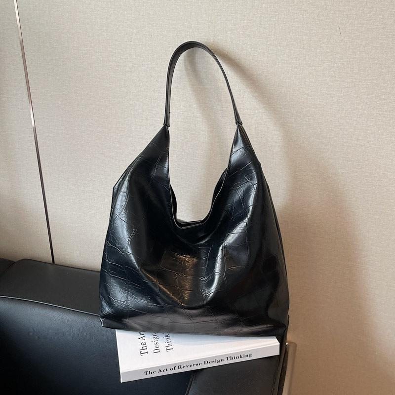 Niche fashion bag women's new large-capacity fashion retro shoulder bag versatile casual tote bag