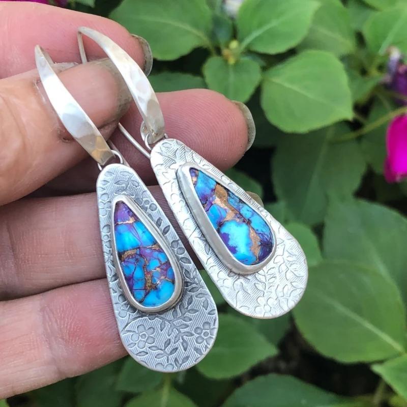 Bohemian Vintage Green Stone Hook Earrings for Women Creative copper Color Metal Hand Carved Pattern Drop Earrings Jewelry Gifts