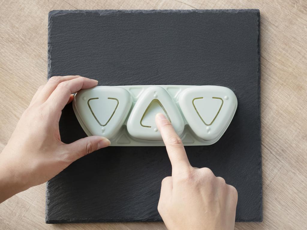 Skater Onigiri Molds Dull (3 Pieces), Gray, LKON3AG-A