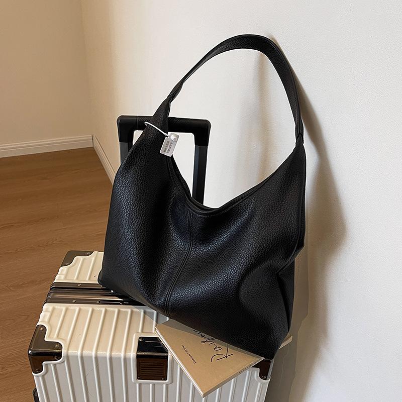 

Retro shoulder bag large-capacity bag women s 2025 autumn and winter popular fashion new soft leather commuter tote bag чёрный