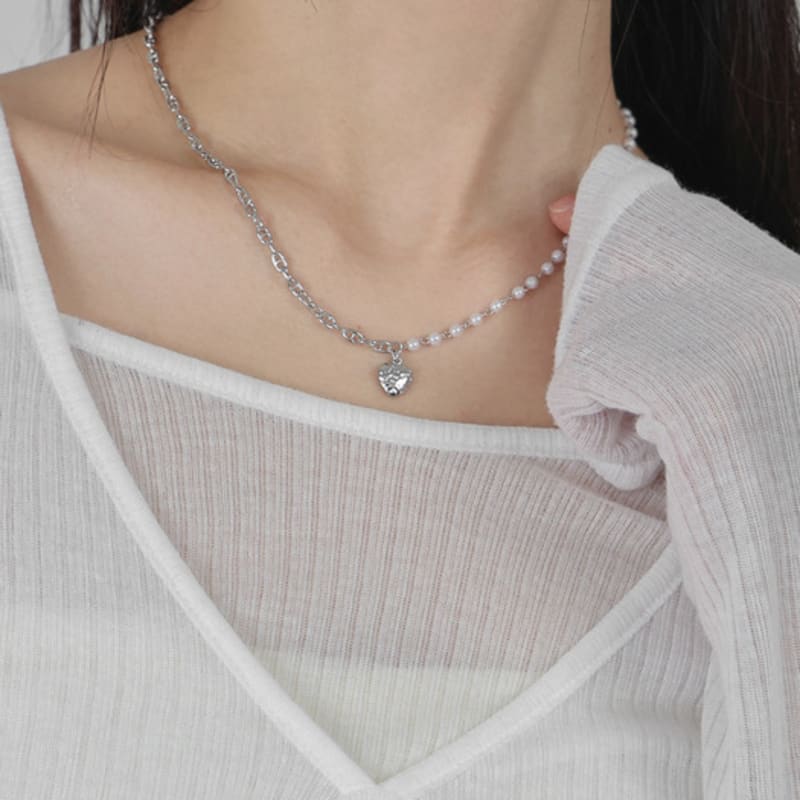 URBANIA Pearl Heart Chain Half-Half Necklace DDA0052