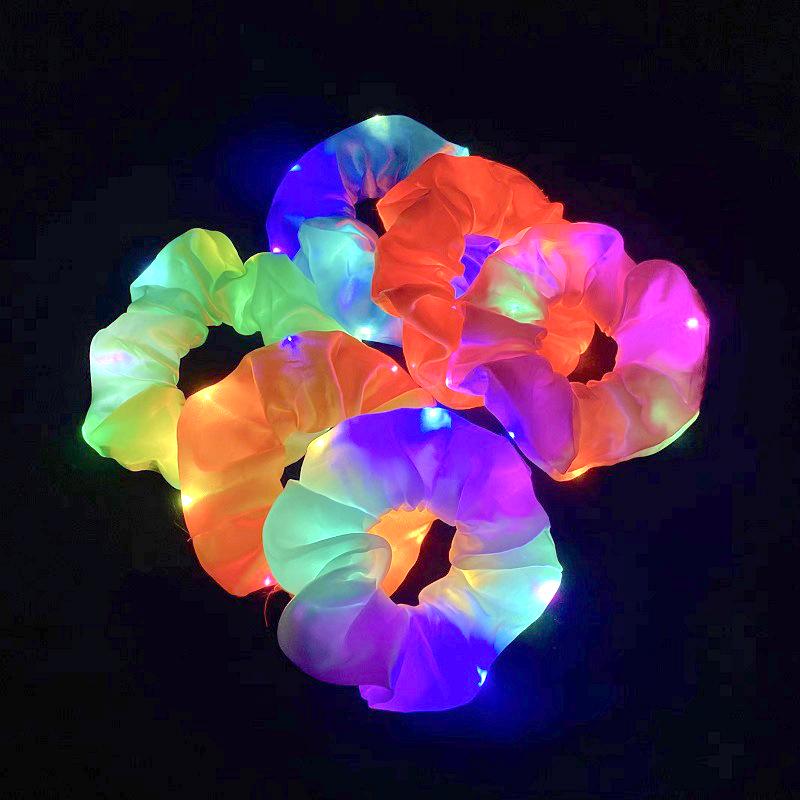 LED Işıklı Parlak Saten Noel Saç Tokası - Amerikan ve Avrupa Stilleri için Kalın Bağırsak Scrunchie Saç Aksesuarı