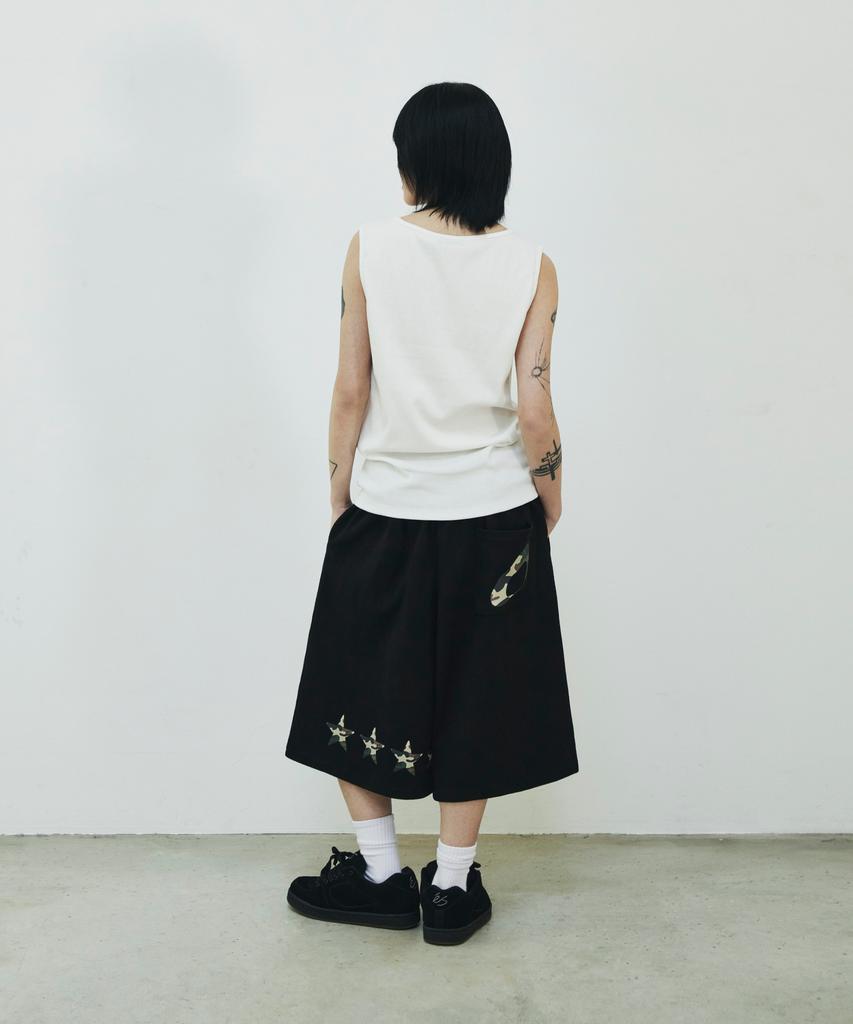 SCALLYWAG Back Camo Star Bermuda Sweat Shorts [Black]