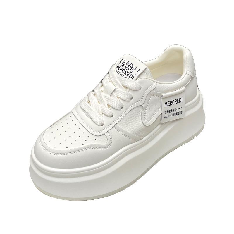 Plateau weiße Schuhe Damen 2025 neu beliebt Frühling und Sommer Einzelne Schuhe erhöhen Höhe vielseitig Leder Sport und Freizeit Board Schuhe