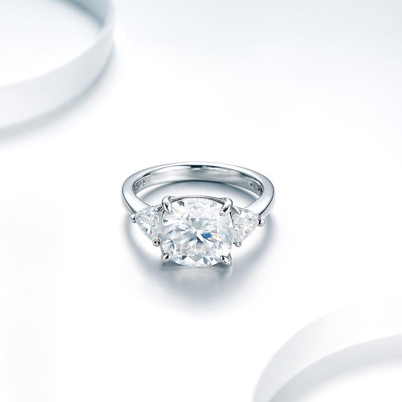 Elegant Moissanite Women's Ring - Classic 5 Carat Sterling Silver S925, High-End Design