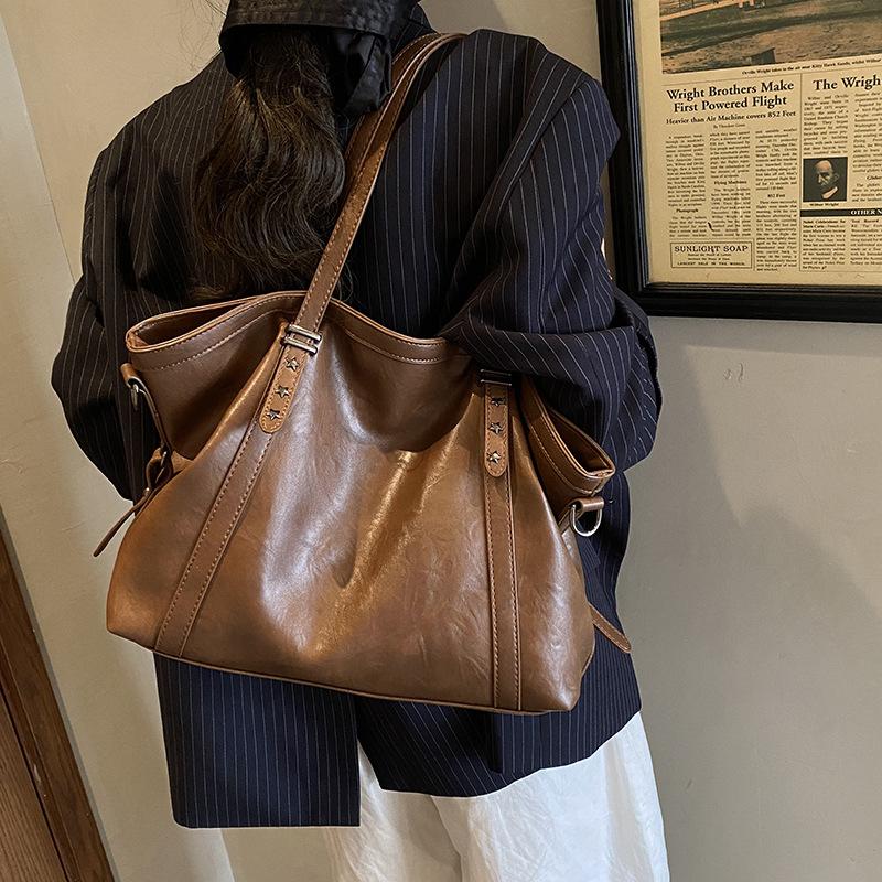 2025 Autumn and Winter New High-end Large-capacity Tote Bag Versatile Commuter Messenger Bag Fashionable Shoulder Armpit Bag