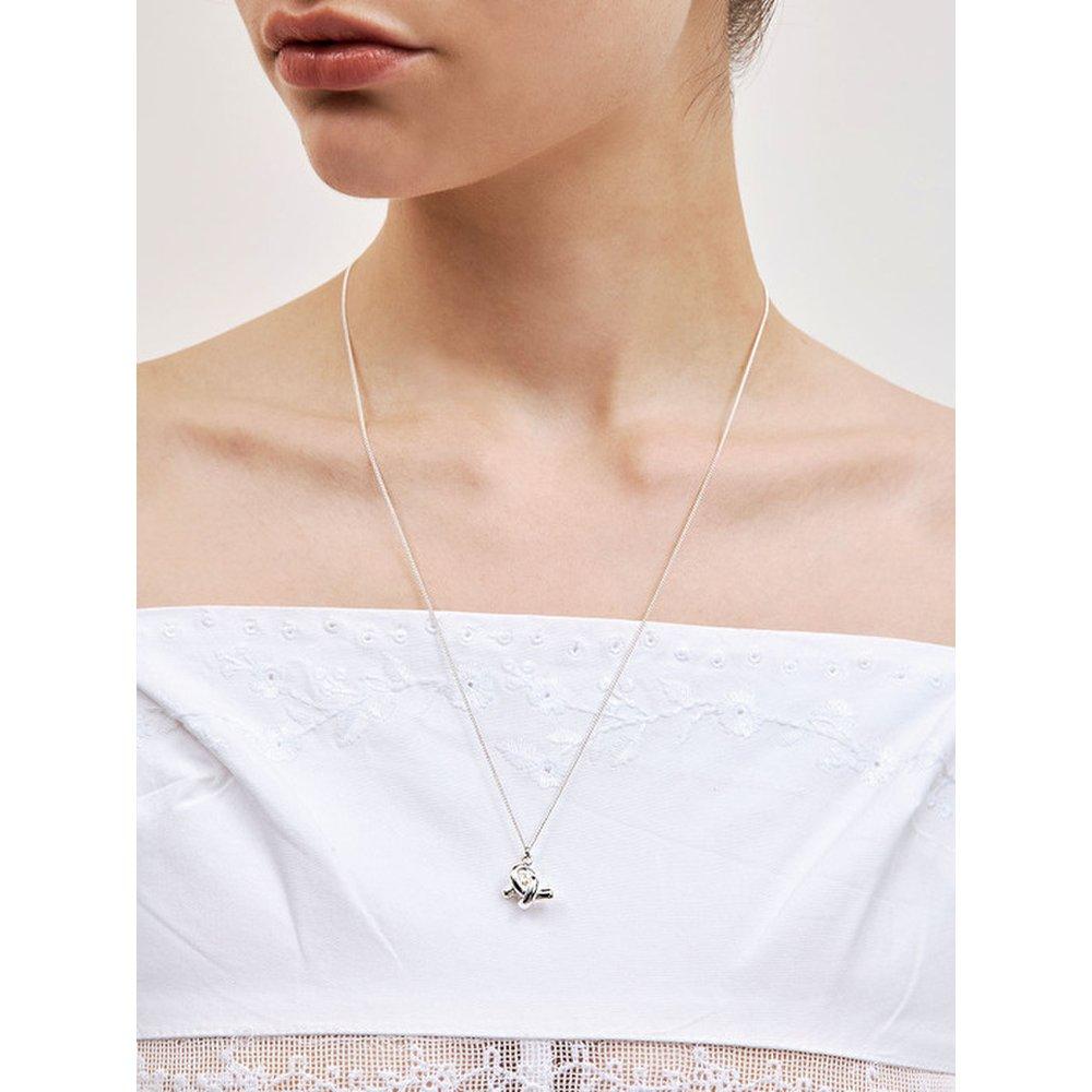 

Pretzel Pendant Necklace