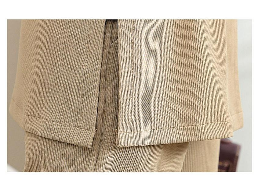 Stylish Autumn Three-Piece Set for 50+ Women: Age-Defying Casual Suit