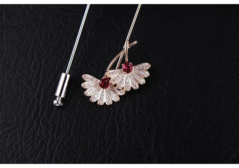 Ginkgo Leaf Zircon Brooch: Unisex High-Grade Crystal Pin