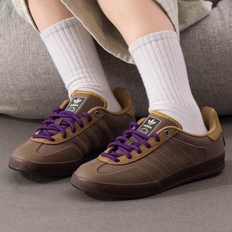 

Adidas Unisex JQ8725 Lifestyle Low-Top Sneakers 40.5
