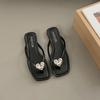 Flat-bottomed silver flip-flops women's shoes outer wear wholesale new summer soft-soled beach sandals