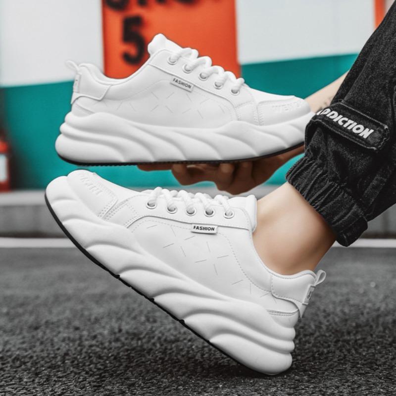 Mode Neue Herren Freizeit Board Schuhe 2025 Frühling Leichte Abriebfeste Sneaker Mode Vielseitige Explosion Plateau Schuhe Zapatillas