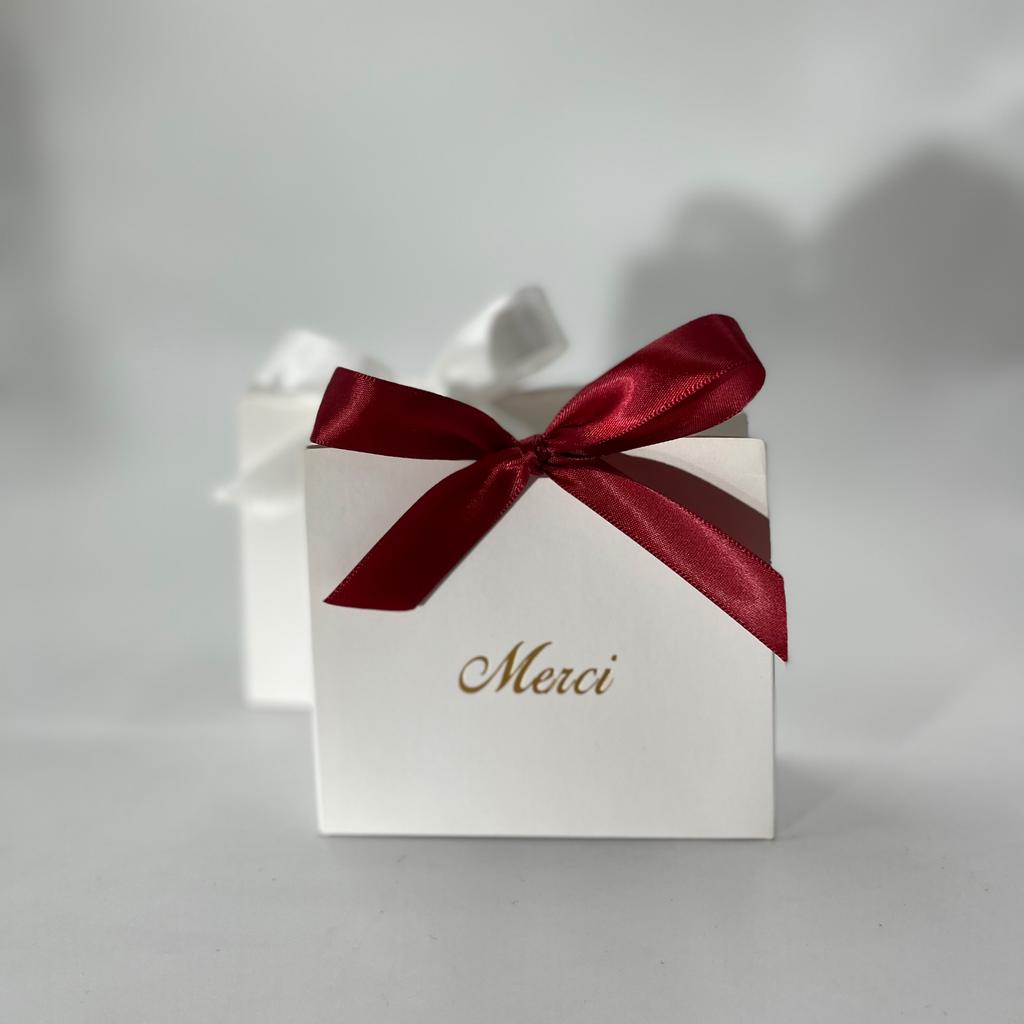 White Mini Candy Boxes for Wedding Baby Shower Favors Birthday Christmas Party Gift Packaging Small Treat Bags Decor