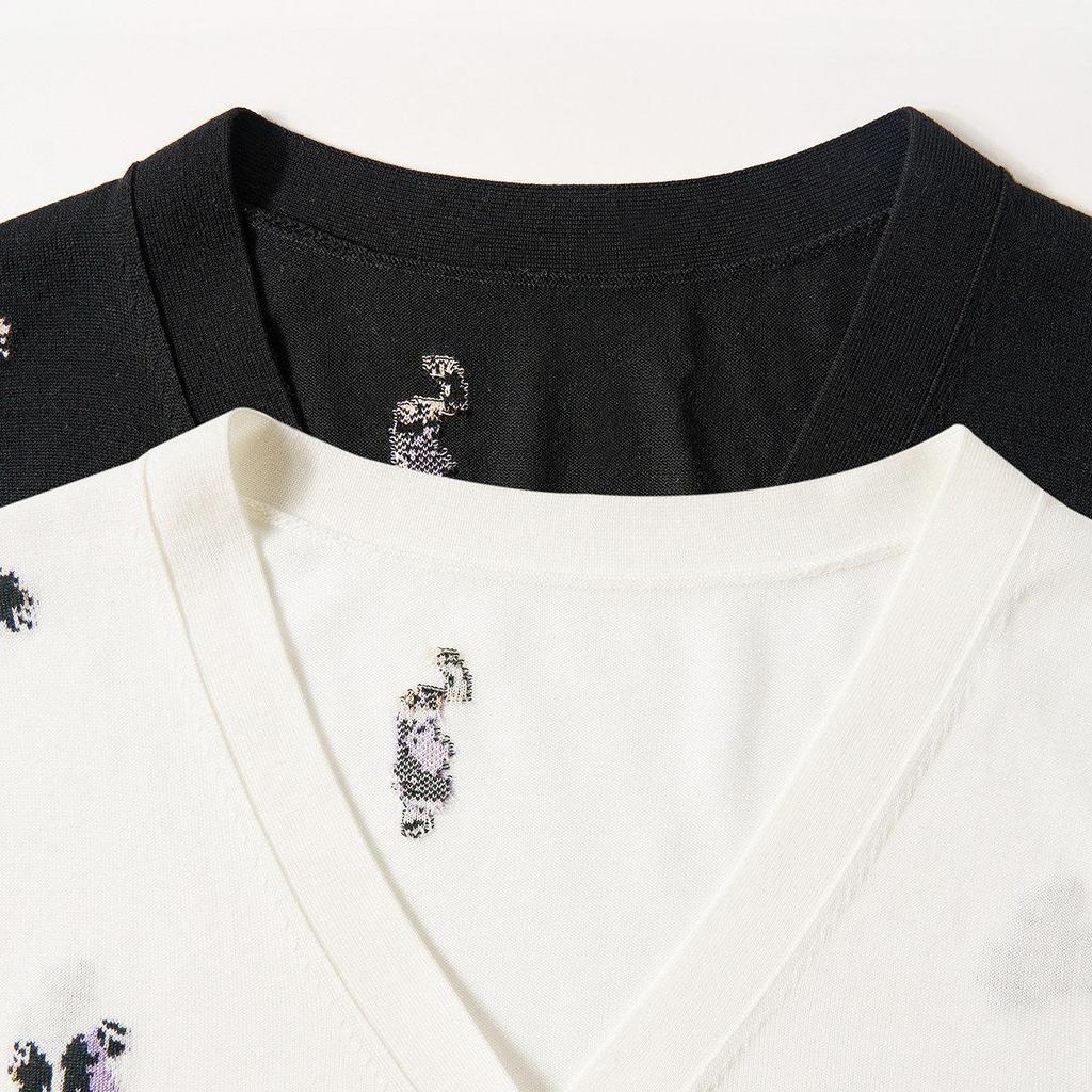 Northern Deer Elegant Phalaenopsis Jacquard Knitwear - Tencel, Cupro, Mulberry Silk