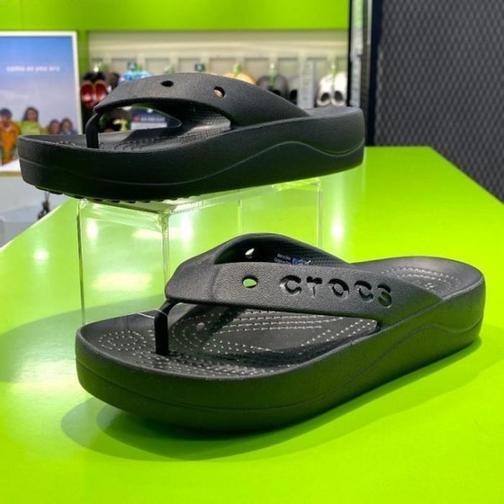 

Crocs Baya Platform Flip Comfortable Slipper black/w5/220